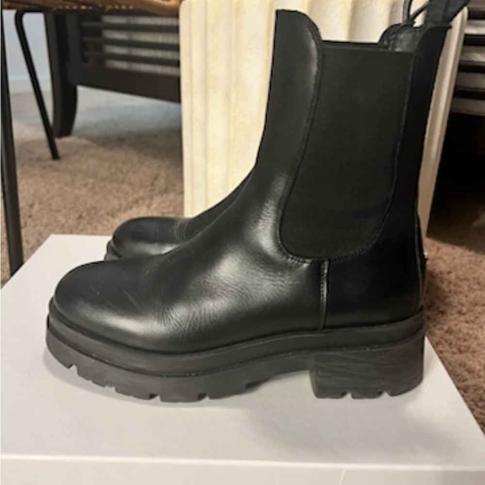 Anine Bing Justine boot. Size 37. Black leather.